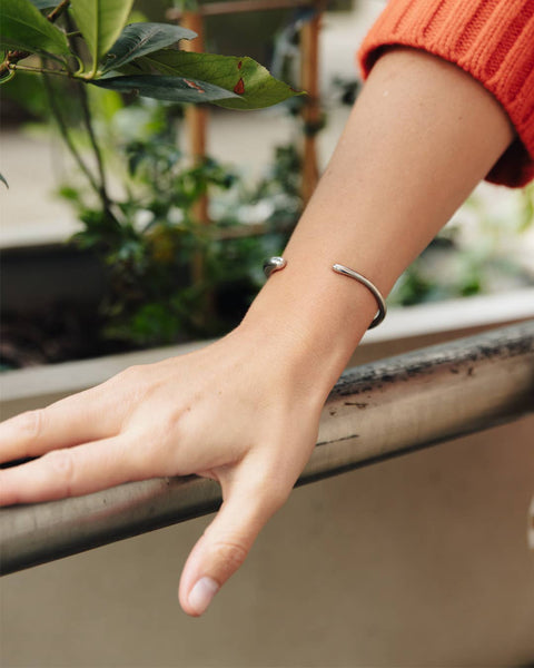 Bold Fluid Bangle - Silver